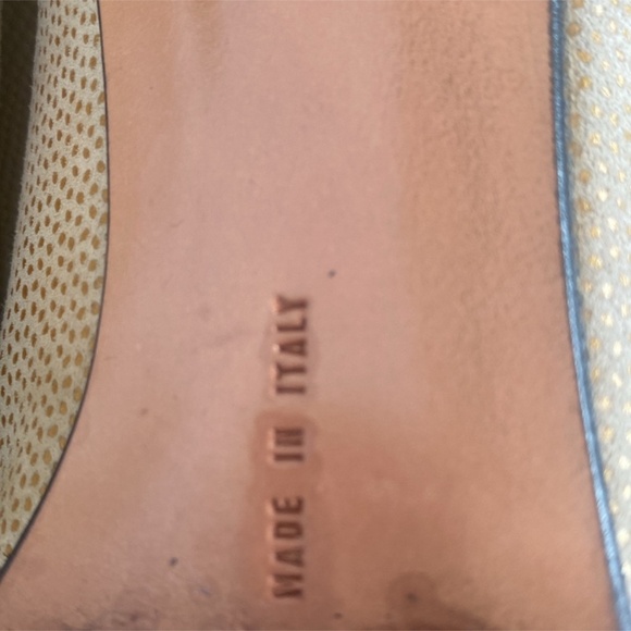 Salvatore Ferragamo Textured Cream Heels - Picture 5 of 5